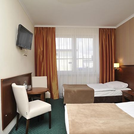 Hotel Lotos Woskrzenice Duze Esterno foto