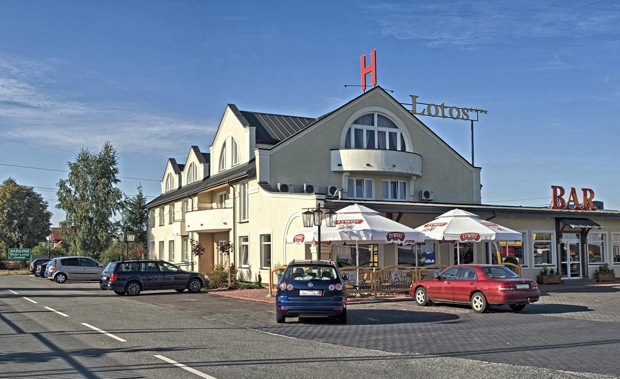 Hotel Lotos Woskrzenice Duze Esterno foto