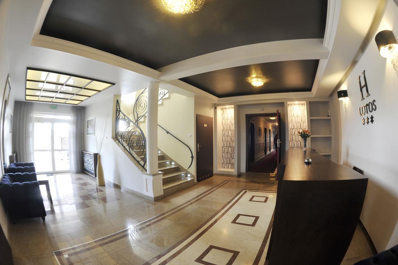 Hotel Lotos Woskrzenice Duze Esterno foto