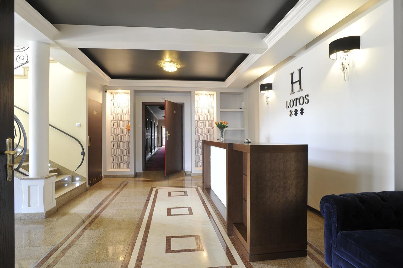 Hotel Lotos Woskrzenice Duze Esterno foto